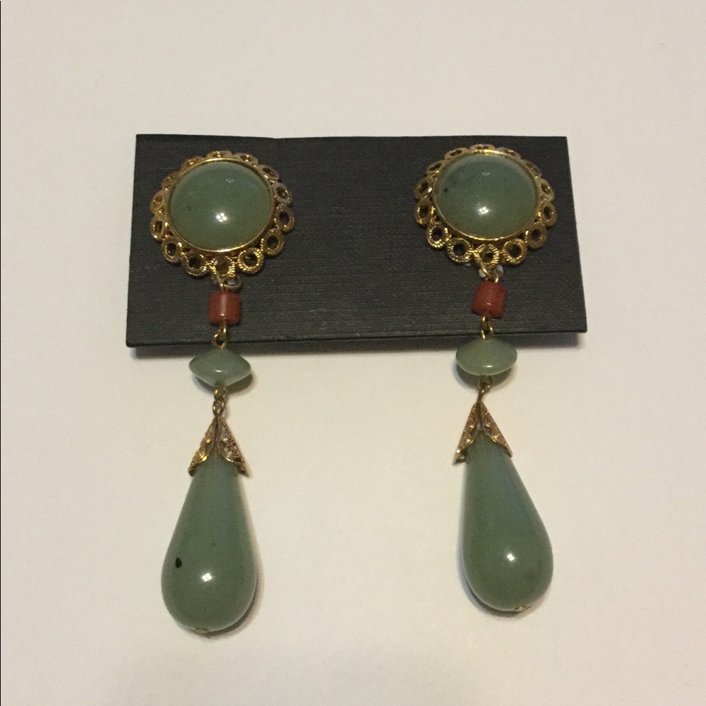 Vtg Carol Dauplaise Jade Clip On Earring Signed